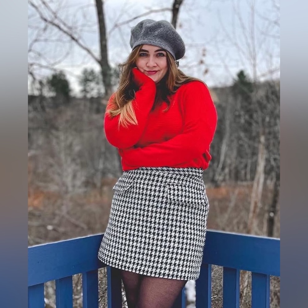 H&M Black and White Houndstooth Mini Skirt